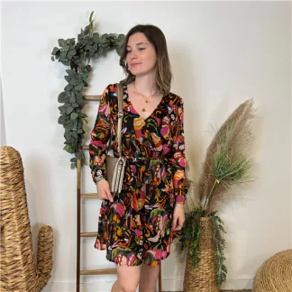 Robe Cintrée Noire Cerise