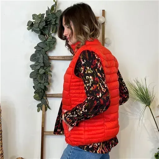 K885- Doudoune sans manche Melya (T36-T44) (rouge) – Image 5