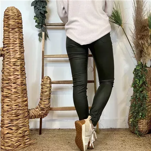 M969- Jean coupe slim Enduit (T36-T44) (kaki) – Image 4