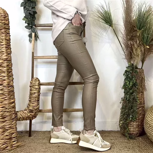 M969- Jean slim Enduit (T36-T44) (beige) – Image 2