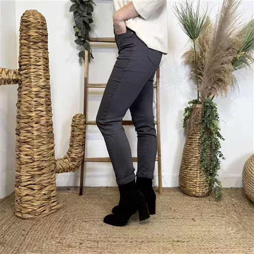 O552- Jean 7/8ème Voggo T36 T44 (gris) – Image 3