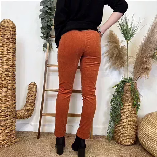 L804- Pantalon en velours (T36-T44) (rouille) – Image 4