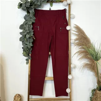 T545- Pantalon confort zips (T38-T52) (bordeaux)