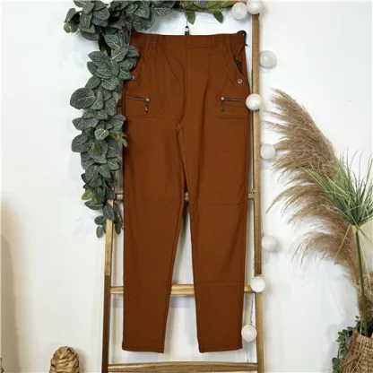 T545- Pantalon confort zips (T38-T52) (camel)