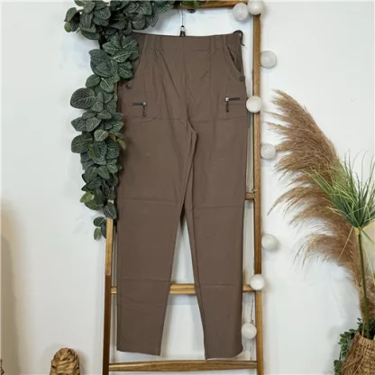 T545- Pantalon confort zips (T38-T52) (taupe)