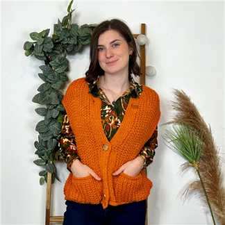 K813- Gilet Grosse Maille bouton doré (Tu) (orange)