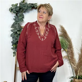 K789- Blouse Coton brodée (T40-T48) (bordeaux)