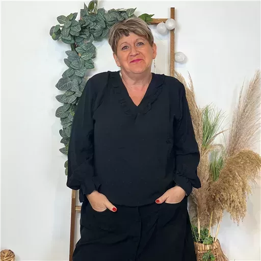 Z140- Blouse Christy "Plumetis" (T44-T52) (noir) – Image 2