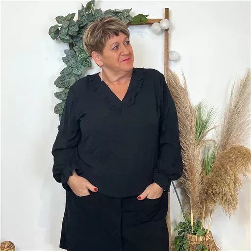 Z140- Blouse Christy "Plumetis" (T44-T52) (noir) – Image 3