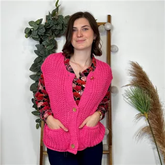 K685- Gilet Grosse Maille bouton doré (Tu) (fuchsia)