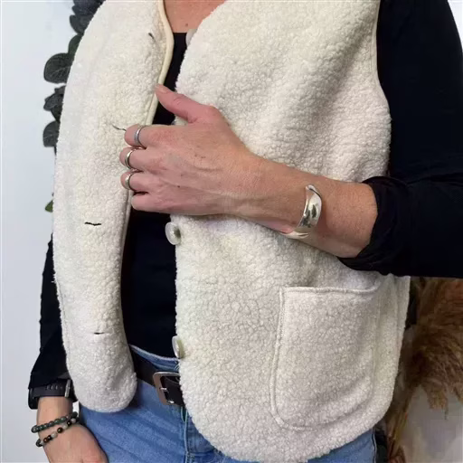 K021- Gilet sans manche moutonné (T36-T40) (ecru) – Image 6