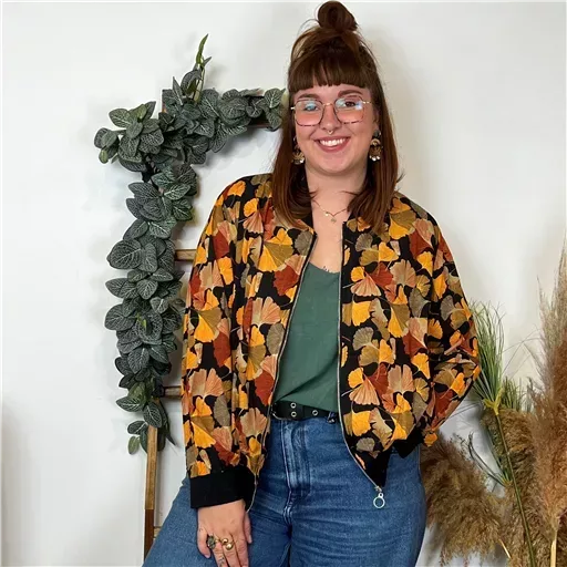 K830- Bomber imprimé Gingko (T40-T48) (camel) – Image 3