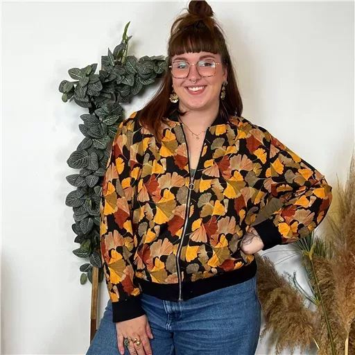 K830- Bomber imprimé Gingko (T40-T48) (camel) – Image 5