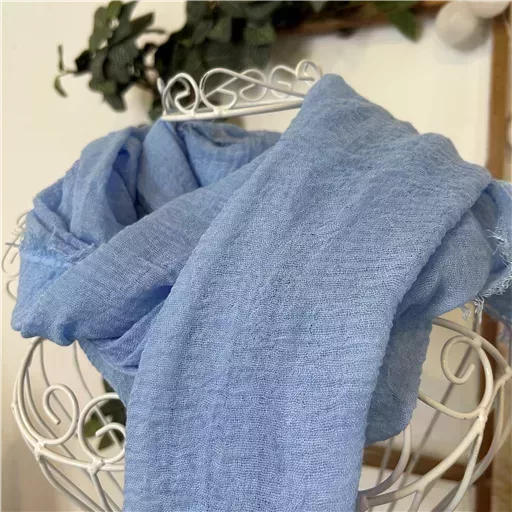 Y510– Foulard uni froissé (bleu ciel) – Image 3