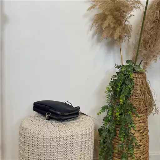 P420- Pochette Téléphone Flora & Co (marine) – Image 4