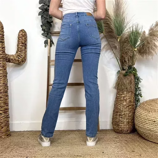 N405- Jean Droit Voggo (T36-T44) (denim clair) – Image 4