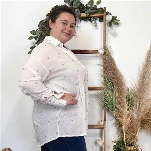 Z762- Blouse brodée Christy (T44-T52) (blanc) – Image 3