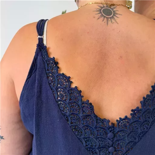 K233- Débardeur Maëlle dos brodé (T40-T48) (marine) – Image 8