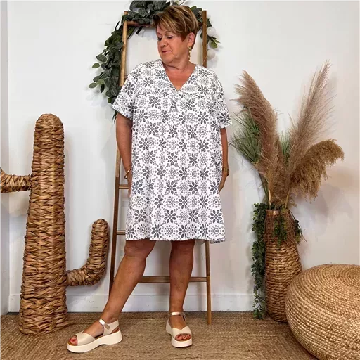 K144- Robe-Short Imprimée (T40-T48) (blanc) – Image 3