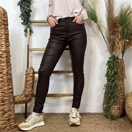 M969- Jean slim Enduit (T36-T44) (marron) – Image 2