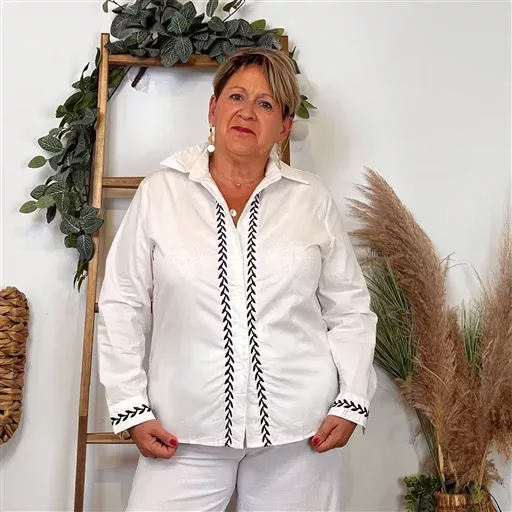 K125- Blouse brodée Christy (T44-T52) (blanc) – Image 3