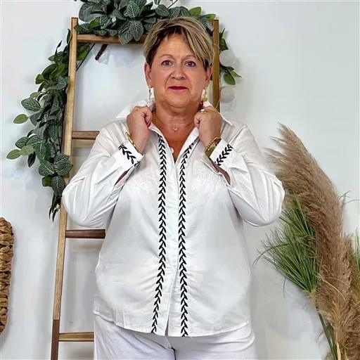 K125- Blouse brodée Christy (T44-T52) (blanc) – Image 4