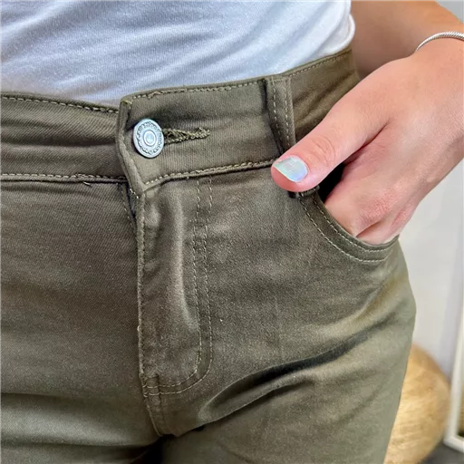 M984- Jean 7/8ème Voggo (T42-T50) (kaki) – Image 4