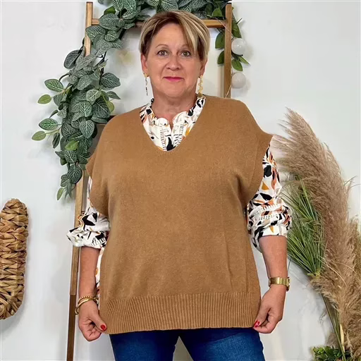 K122- Pull sans manches (Tu) (camel)