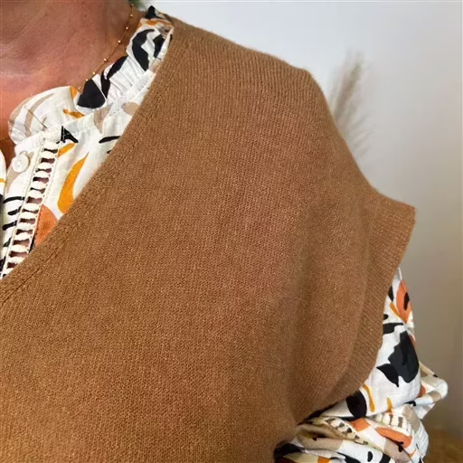 z113- Pull sans manches (Tu) (camel) – Image 4