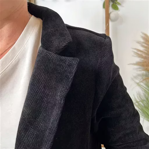 K035- Blazer velours (T36-T44) 🇮🇹 (noir) – Image 5