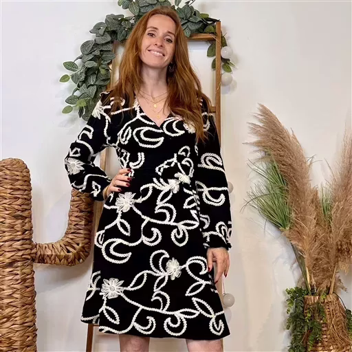 Robe uni plumetis (T36-T38) (noir)