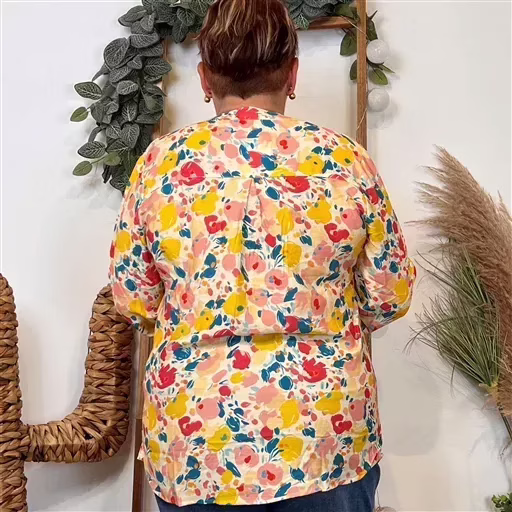 K974- Blouse « Christy » Fleurettes (T44-T52) (moutarde) – Image 4