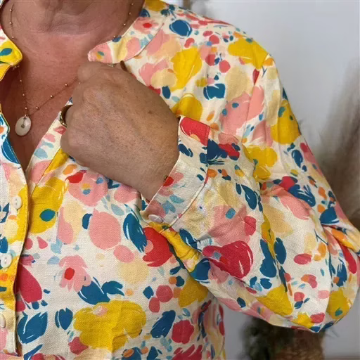 K974- Blouse « Christy » Fleurettes (T44-T52) (moutarde) – Image 5