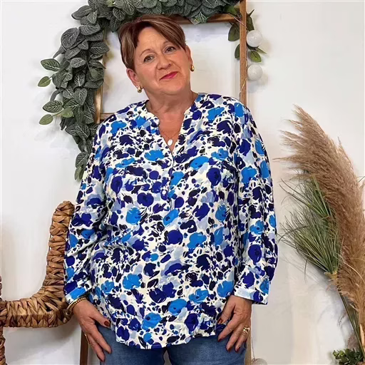 K974- Blouse « Christy » Fleurettes (T44-T52) (bleu royal) – Image 7