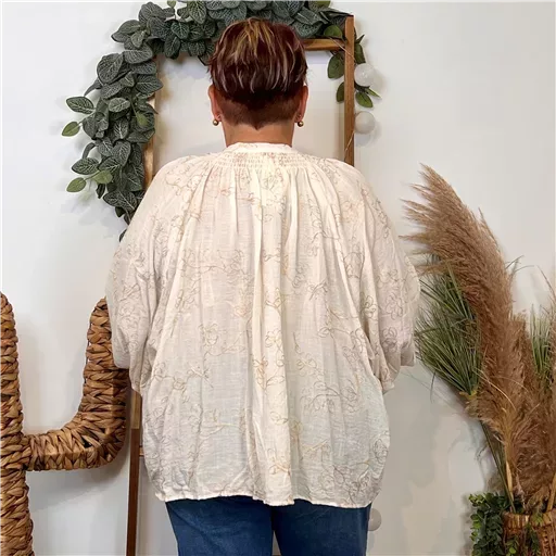 K075- Chemise Brodée By One (T40-T48) (beige) – Image 5