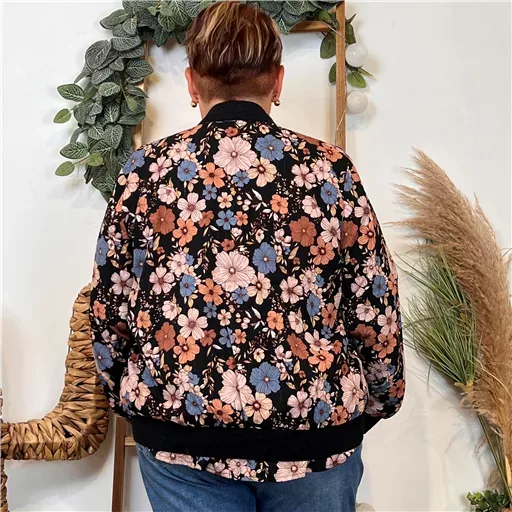 K103- Bomber By One imprimé Floral (T40-T48) (noir) – Image 4
