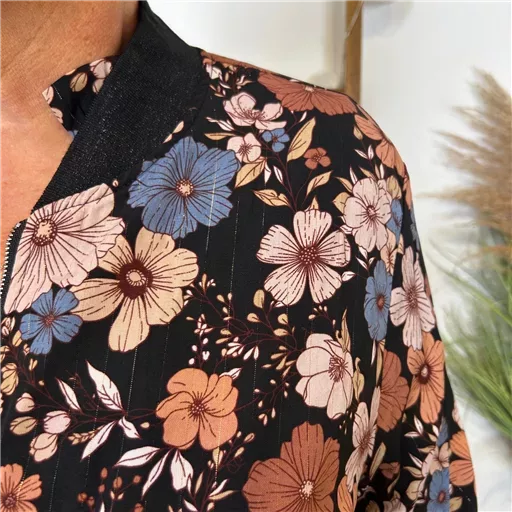 K103- Bomber By One imprimé Floral (T40-T48) (noir) – Image 5