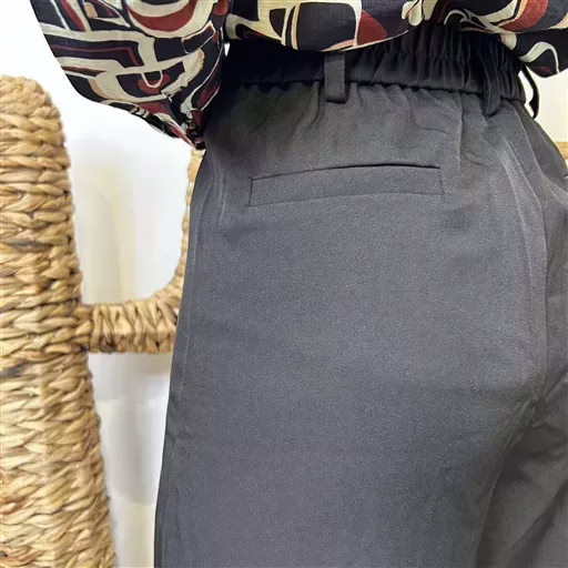 K086- Pantalon large à plis "So Sweet" (T36-T40) (noir) – Image 8