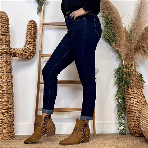 M962- Jean 7/8ème Voggo (T36-T44) (brut) – Image 3