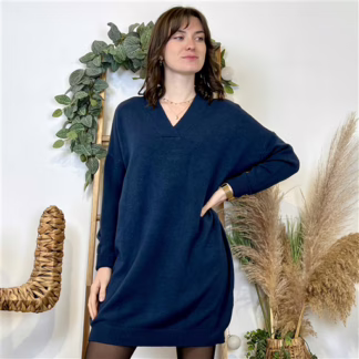 Robe pull col V – Confort & style pour l’hiver (marine)