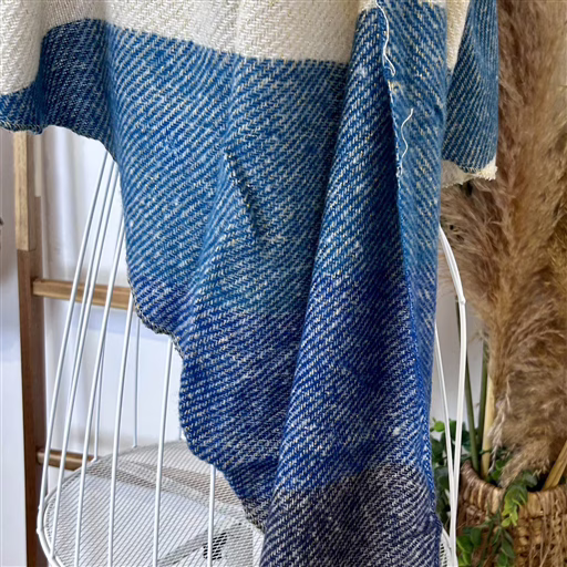 Y501- Écharpe à carreaux asymétrique (marine) – Image 4