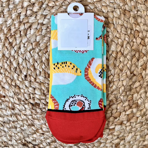 V285 - Chaussettes à motifs (rouge) – Image 3