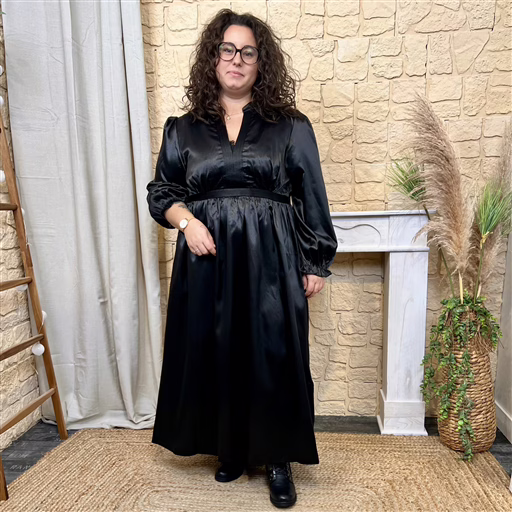 J860 - Robe longue satinée (T40-T48) (noir) – Image 3