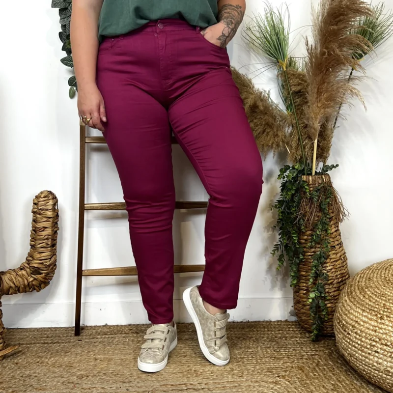 O153- Jean Slim Voggo (T42-T52) - fuchsia-framboise - 52