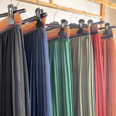 M735- Jupe plissée unie (Tu) 🇮🇹 - noir - taille-unique