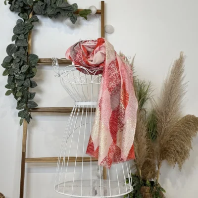 Y527- Foulard Grandes Feuilles doré - rouge - sans-taille