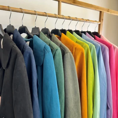 L549- Veste suédine à poches (Tu) 🇮🇹 - noir - taille-unique