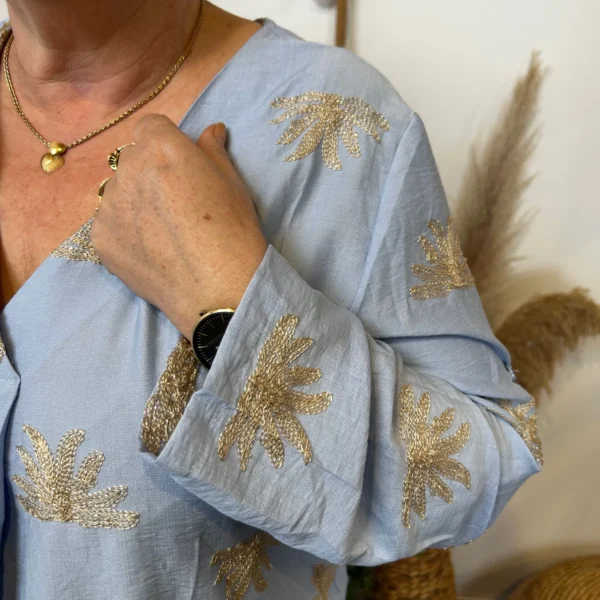 K820- Blouse brodée Christy (T44-T52) - bleu-ciel - 52