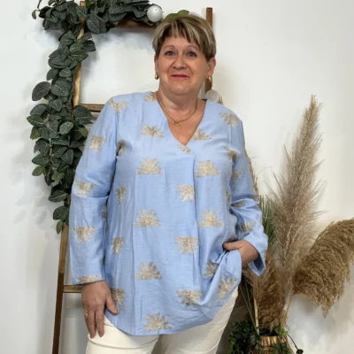 K820- Blouse brodée Christy (T44-T52) - bleu-ciel - 52