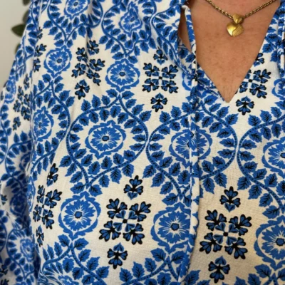 K548- Blouse Fleurie (T42-T46) - bleu-indigo - 46